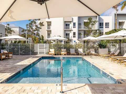 610 NE 2nd St, Dania Beach, FL 33004