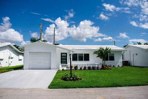 1009 Leisure Ln, Boynton Beach, FL 33426