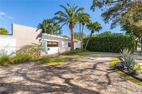 1965 Alamanda Dr, North Miami, FL 33181