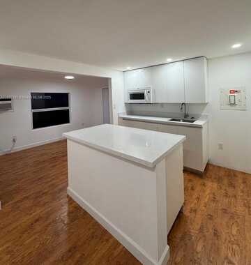 10805 NW 10th Ave, Miami, FL 33168