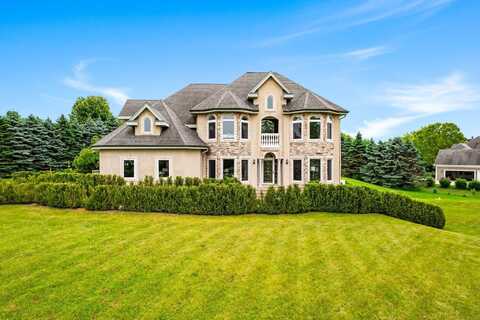 1626 Fox Hollow Ln, Cedarburg, WI 53012