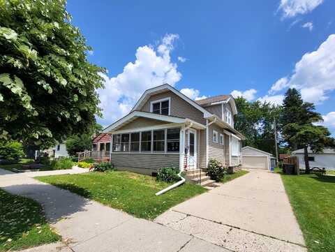 2512 S 84th St, West Allis, WI 53227