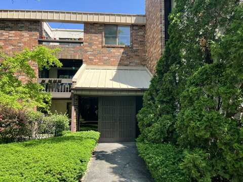 2200 W Good Hope Rd, Glendale, WI 53209