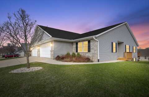 740 Chief Kewaskum Pl, Kewaskum, WI 53040