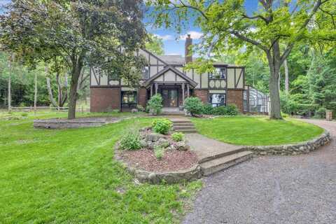 1450 Weber Ct, Hartland, WI 53029