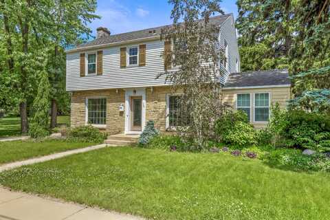 129 S Jackson St, Elkhorn, WI 53121