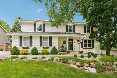 2924 Minot Ln, Waukesha, WI 53188