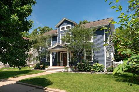 225 8th St, La Crosse, WI 54601