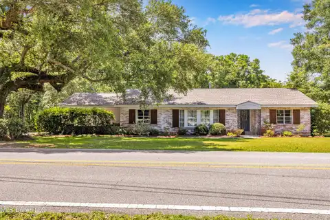 600 Graveline Road, Gautier, MS 39553