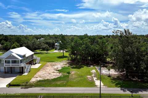 128 Dogwood Drive, Waveland, MS 39576