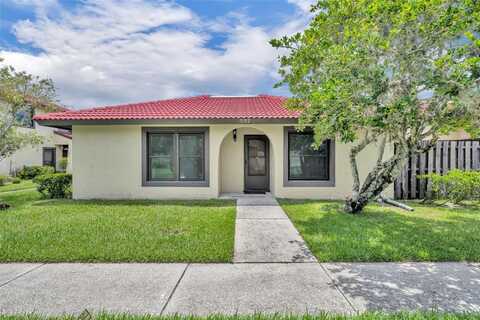 557 HUNTER CIRCLE, KISSIMMEE, FL 34758
