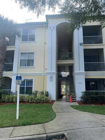 8900 LEGACY COURT, KISSIMMEE, FL 34747