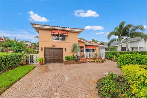 243 SNELL ISLE BOULEVARD NE, Saint Petersburg, FL 33704