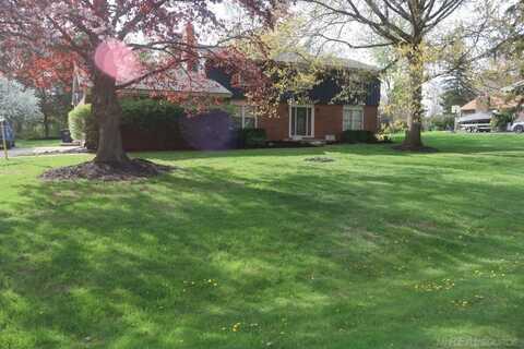 1163 Long Lake, Brighton, MI 48114