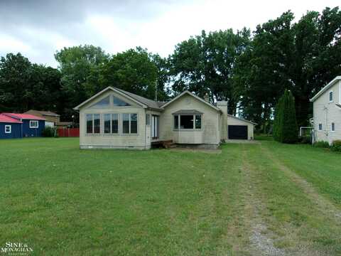 2221 N Channel, Harsens Island, MI 48028
