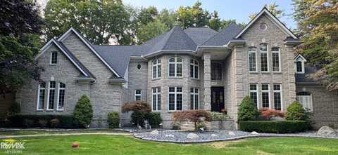 14621 Towering Oaks, Shelby, MI 48315