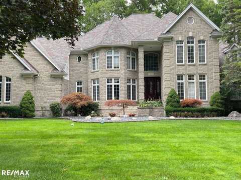 14621 Towering Oaks, Shelby, MI 48315