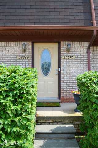 25370 Quarter Deck St, Harrison, MI 48045
