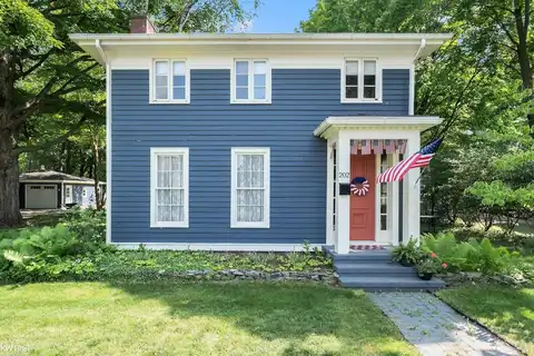 202 E South Holly, Fenton, MI 48430