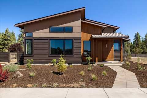 230 E Diamond Peak Avenue, Sisters, OR 97759
