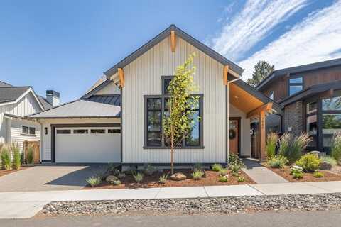 1060 N Bluebird Street, Sisters, OR 97759
