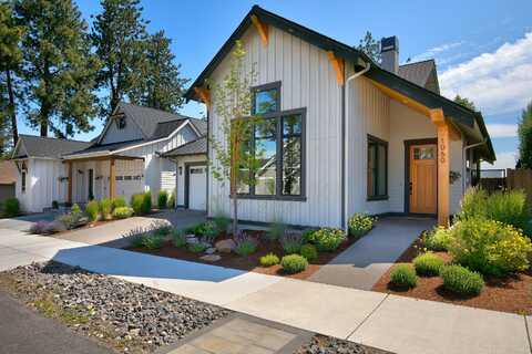 1060 N Bluebird Street, Sisters, OR 97759