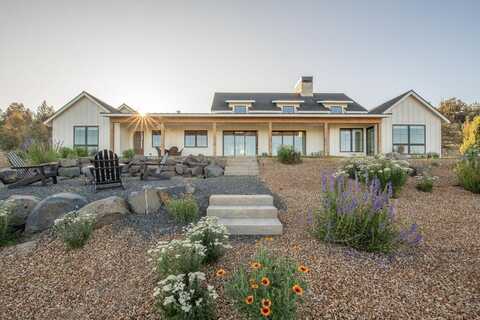 9909 NW Coyner Avenue, Redmond, OR 97756