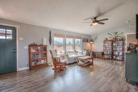 11152 SE Highway 26, Madras, OR 97741