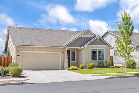 2378 SW Metolius Avenue, Redmond, OR 97756