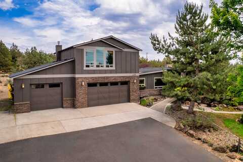 3176 SW 46th Street, Redmond, OR 97756