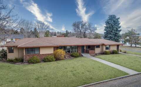 640 NE B Street, Madras, OR 97741