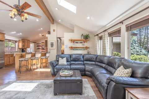 57651 Dutchman Lane, Sunriver, OR 97707