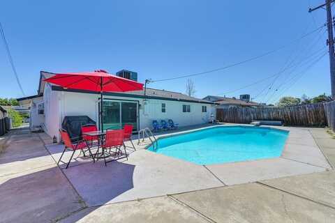 7044 Linwood WAY, SACRAMENTO, CA 95828