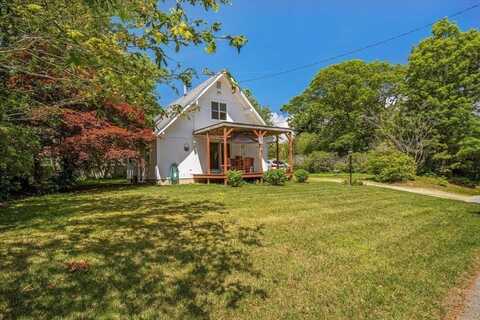 42 Beechwood Dr, Mashpee, MA 02649