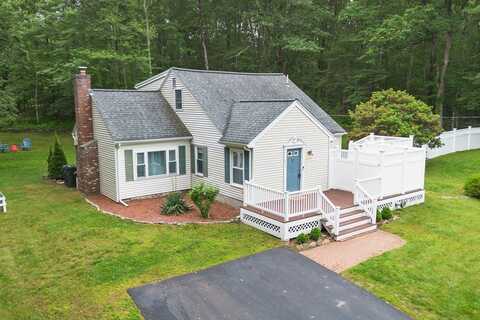 649 Robin Hill St, Marlborough, MA 01752
