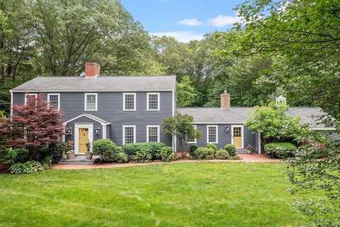 22 High St, Southborough, MA 01772