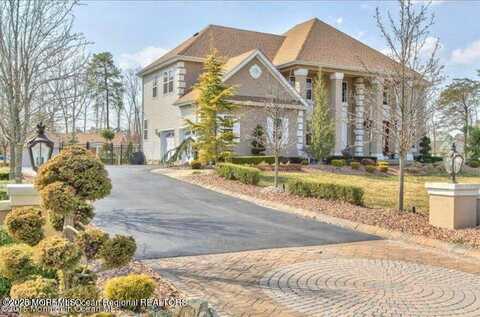 6 Meadow Run Court, Jackson, NJ 08527