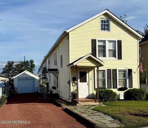 18 Pine Street, Keyport, NJ 07735