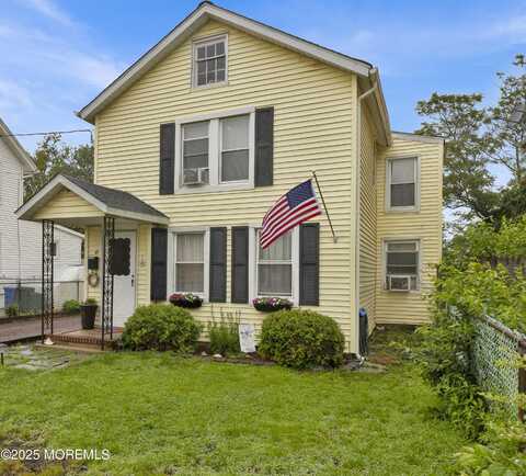 18 Pine Street, Keyport, NJ 07735