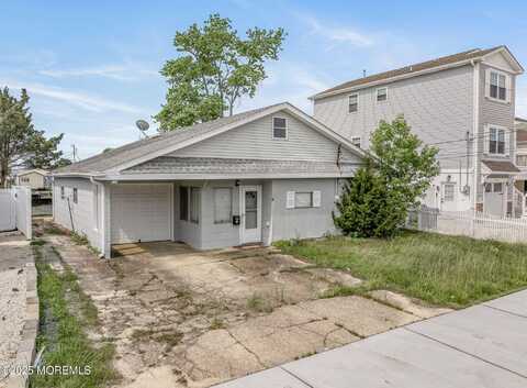 11 W Thames Road, Little Egg Harbor, NJ 08087