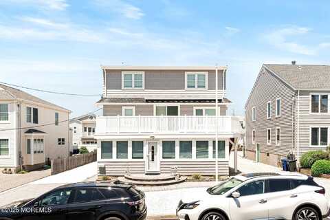 3 Newark Avenue, Lavallette, NJ 08735