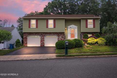 5 Lampost Court, Howell, NJ 07731