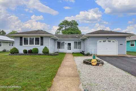 88 Scarborough Place, Toms River, NJ 08757
