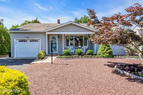 23 Auburn Road, Toms River, NJ 08757