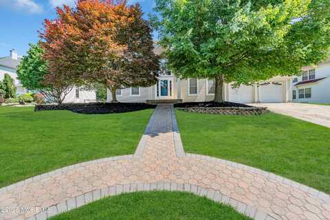 6 Hoffer Court, Marlboro, NJ 07746