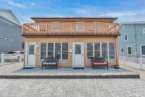 8 President Avenue, Lavallette, NJ 08735