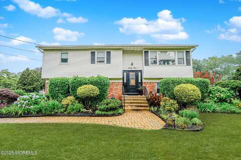 65 Warren Place, Middletown, NJ 07748