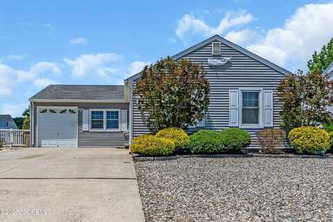 82 Spinnaker Court, Bayville, NJ 08721