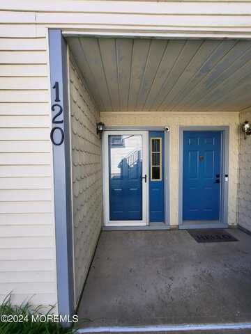 120 Evergreen Court, Freehold, NJ 07728