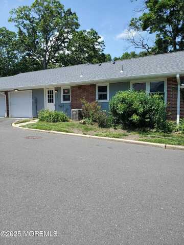 482c Thornbury Court, Lakewood, NJ 08701